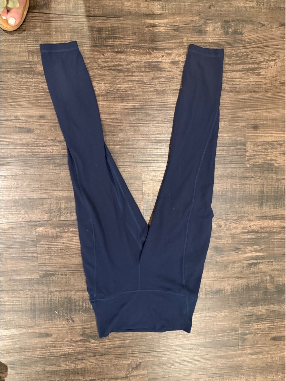 Lululemon Women's Navy Blue Straight Leg Performance Pants Size 6